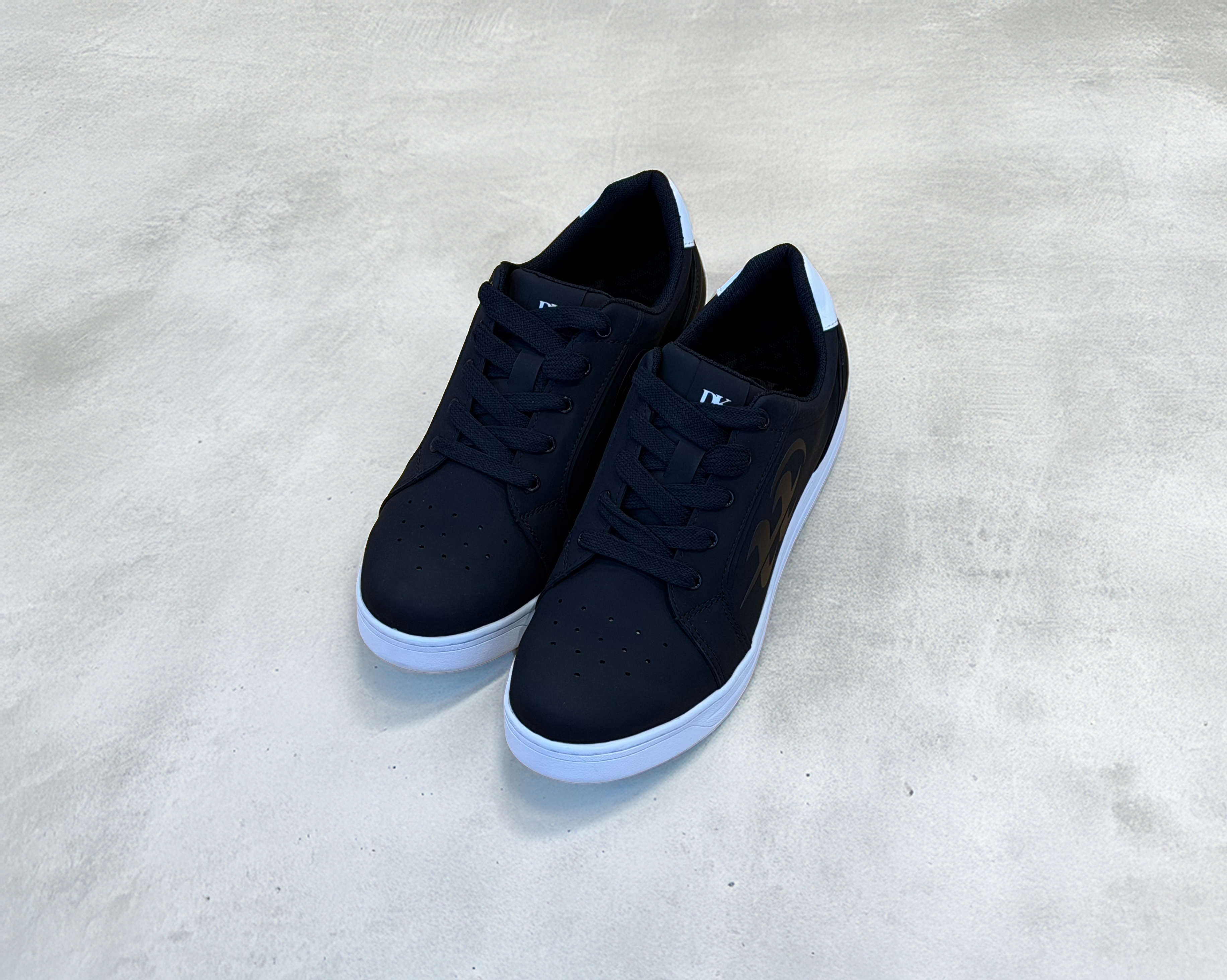 Jo Cazzual (Black/White)